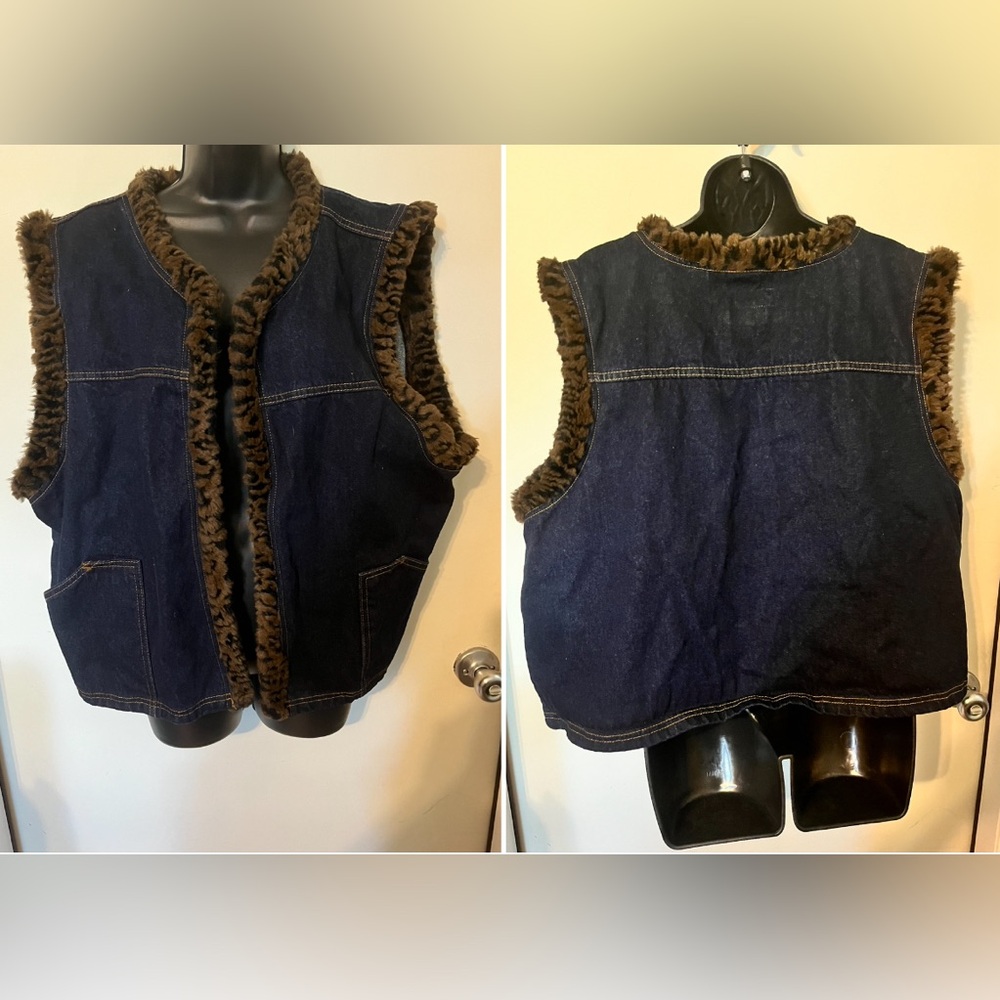 Baccini Jean Button Vest Faux Leopard Fur Trim. Size 24